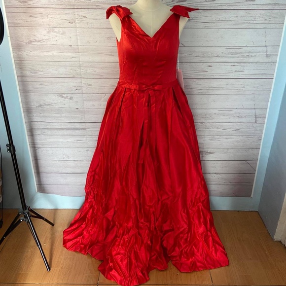 TS Couture Red Gown - Picture 1 of 6